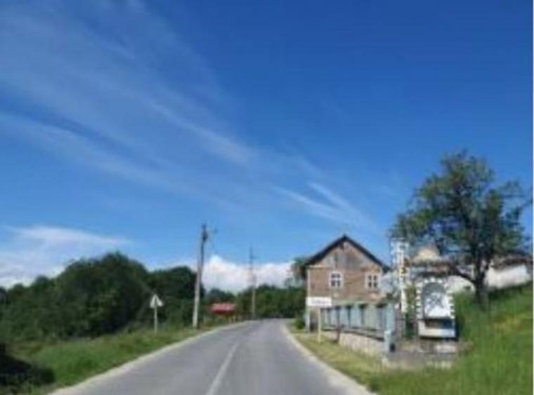 Casă cu 1 camere cu Teren 290 Mp în Petros