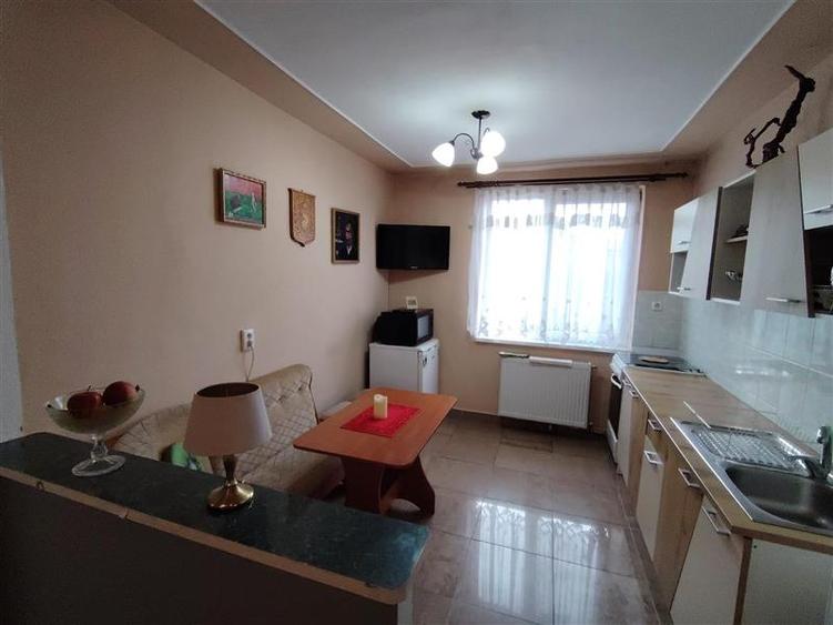 Apartament cu 2 camere decomandat, mobilat în Central
