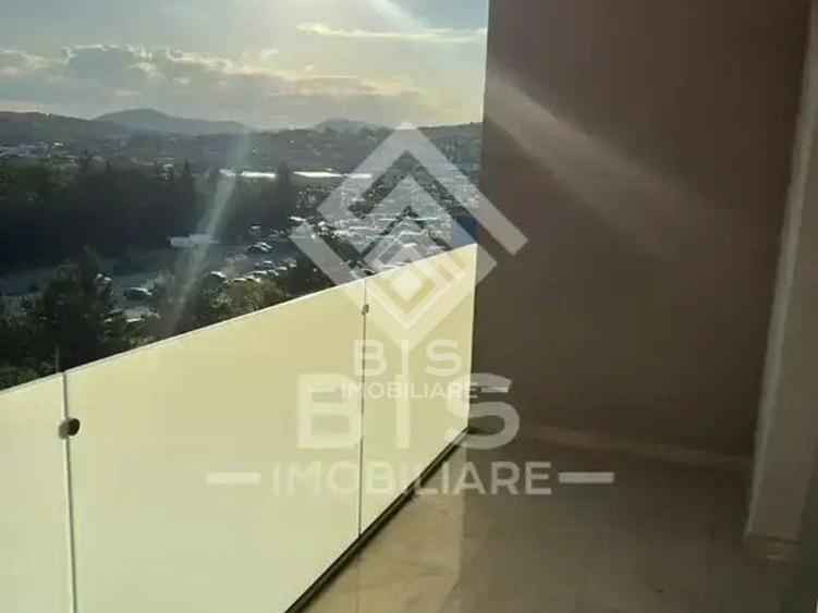 Apartament cu 3 camere decomandat în Sud