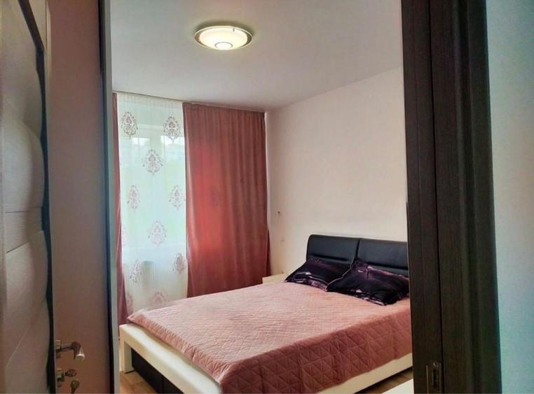 Apartament cu 3 camere decomandat în Florești