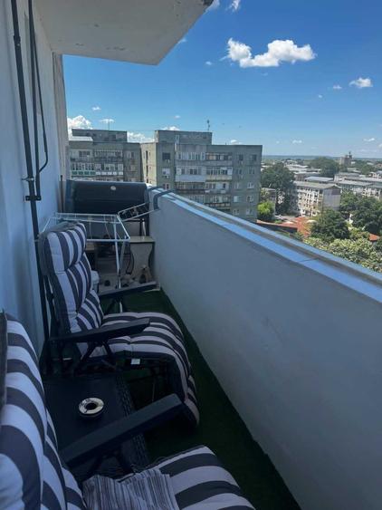 Apartament cu 4 camere decomandat în Central