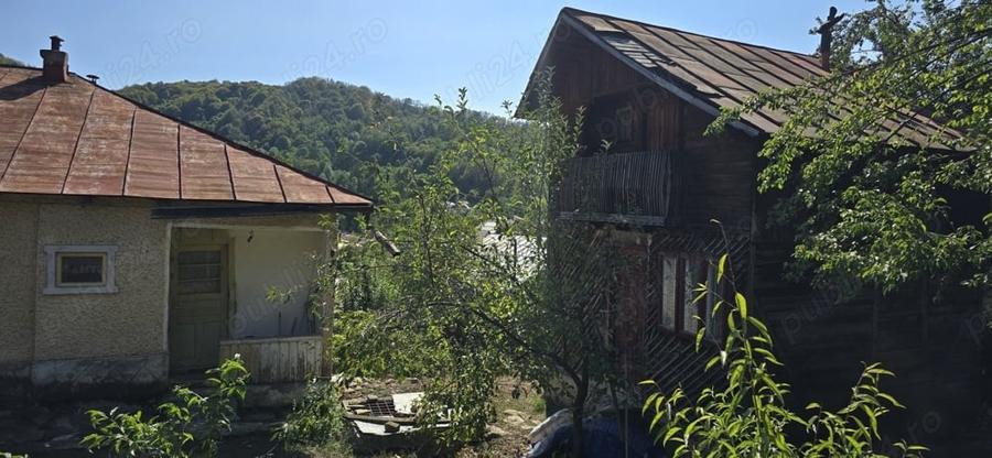 Casă cu 5 camere în Aluniș
