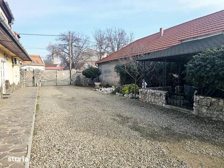 Casă cu 4 camere în Central