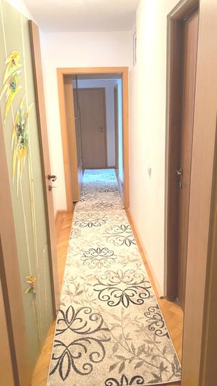 Apartament cu 3 camere decomandat, mobilat în Centrul Civic
