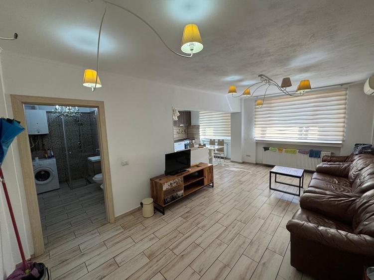 Apartament cu 4 camere decomandat în Ultracentral