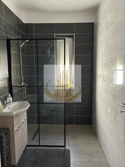 Apartament cu 2 camere decomandat în Girocului