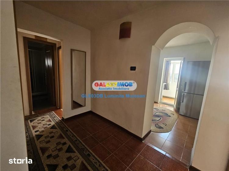 Apartament cu 2 camere decomandat în Micro 12