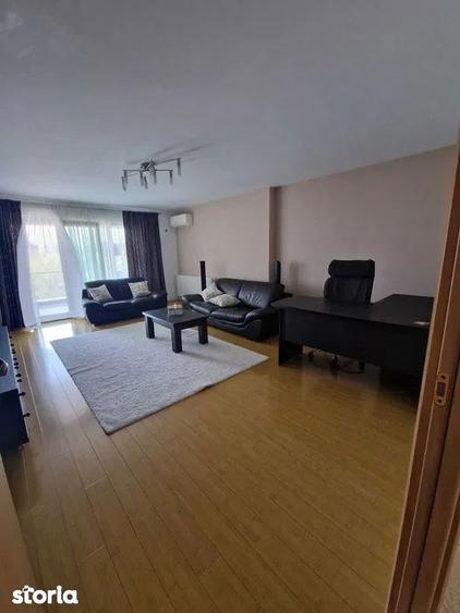 Apartament cu 3 camere decomandat, mobilat în Pajura