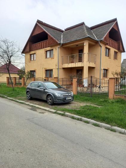 Casă cu 4 camere în Exterior Vest