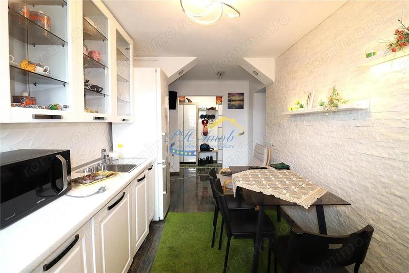 Apartament cu 4 camere decomandat în Turnătorie