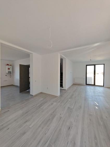 Duplex cu 4 camere cu Canalizare în Tărlungeni