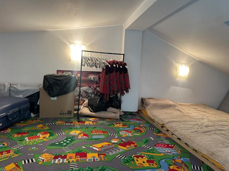 Penthouse cu 3 camere semidecomandat în Herăstrău