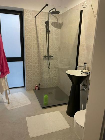Casă individuală cu 4 camere cu Canalizare în Căciulați