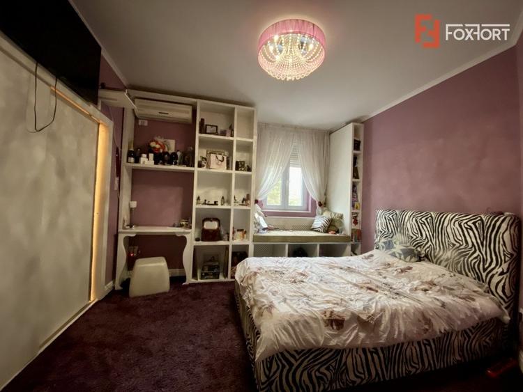 Casă individuală cu 6 camere cu Canalizare în Sânandrei