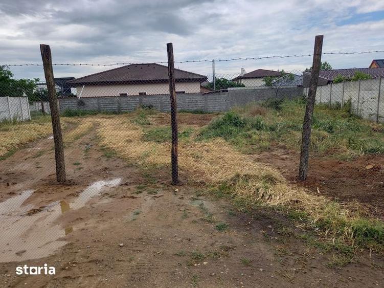 Teren de 453 mp, în Malu Mare