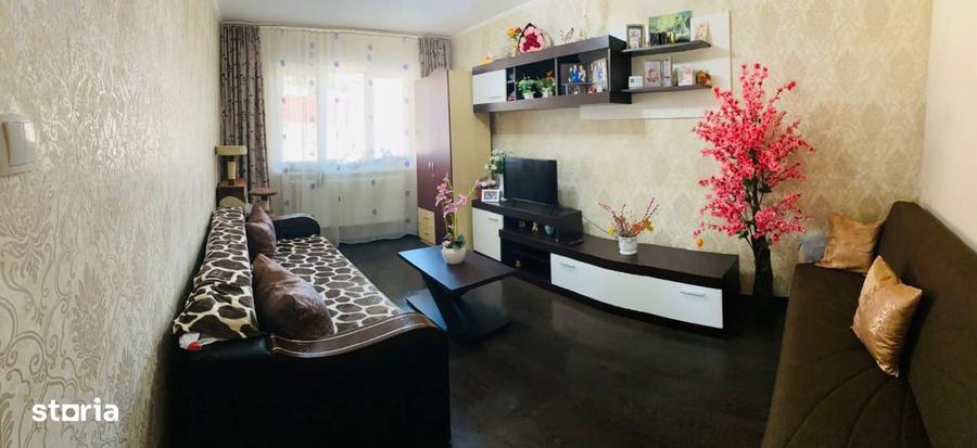 Apartament cu 3 camere în Piața Nouă