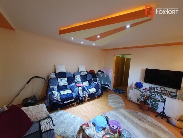 Apartament cu 3 camere semidecomandat în Kiriac