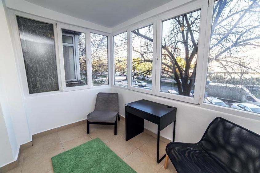 Apartament cu 3 camere semidecomandat, mobilat în Militari