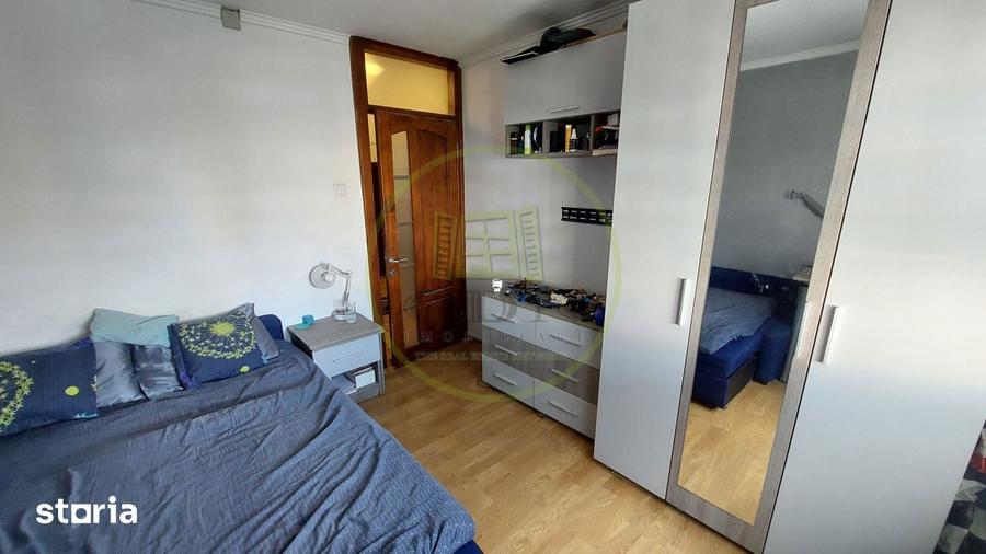 Apartament cu 3 camere semidecomandat, mobilat în Rovine