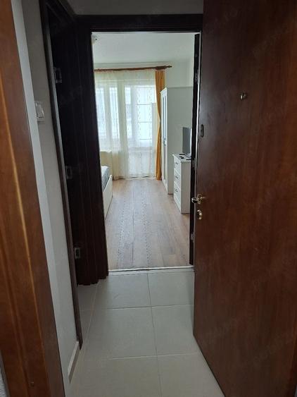 Garsonieră decomandată în Cișmigiu