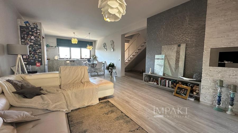 Duplex cu 4 camere cu Canalizare în Florești