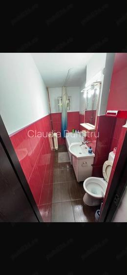 inchiriez Apartament cu 3 camere PLOIE?TI, ZONA MALU RO?U