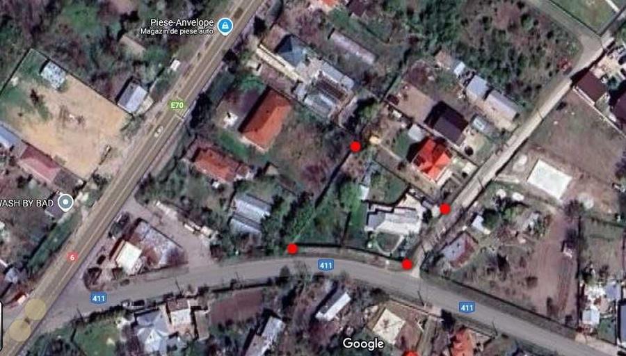 Casă cu 2 camere decomandat cu Teren 1600 Mp în Central