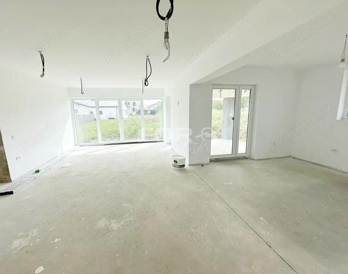 Casă cu 4 camere cu Teren 600 Mp în Paleu