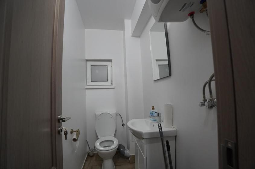 Spațiu comercial, de 24.610000610352 mp, în Central