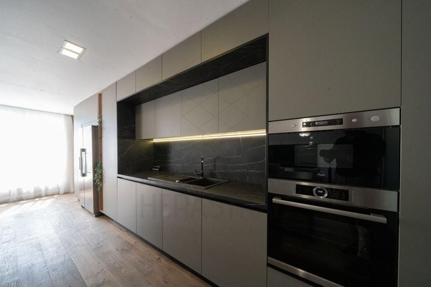 Apartament cu 5 camere decomandat, mobilat în Herăstrău