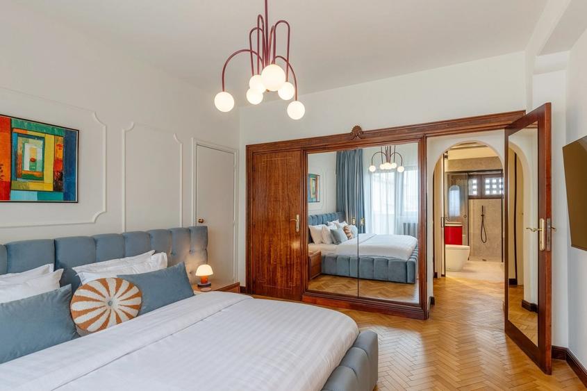 Apartament cu 4 camere, mobilat în P-ța Universității
