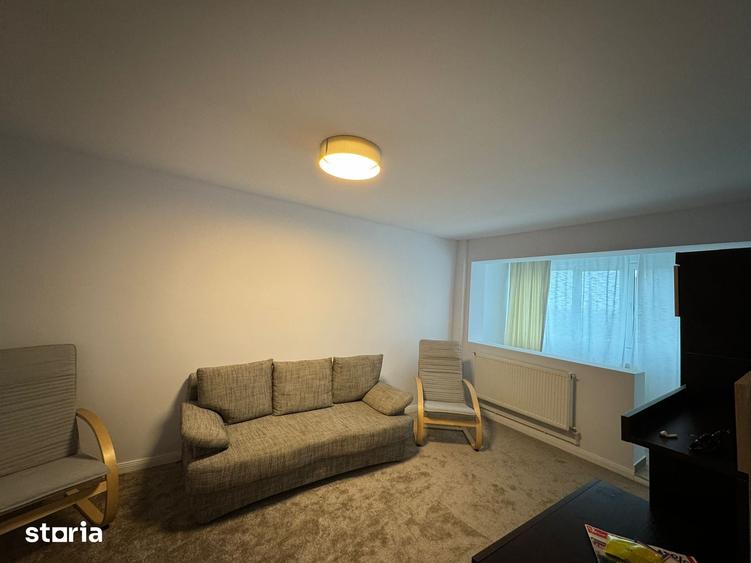 Apartament cu 3 camere decomandat în Podu Roș