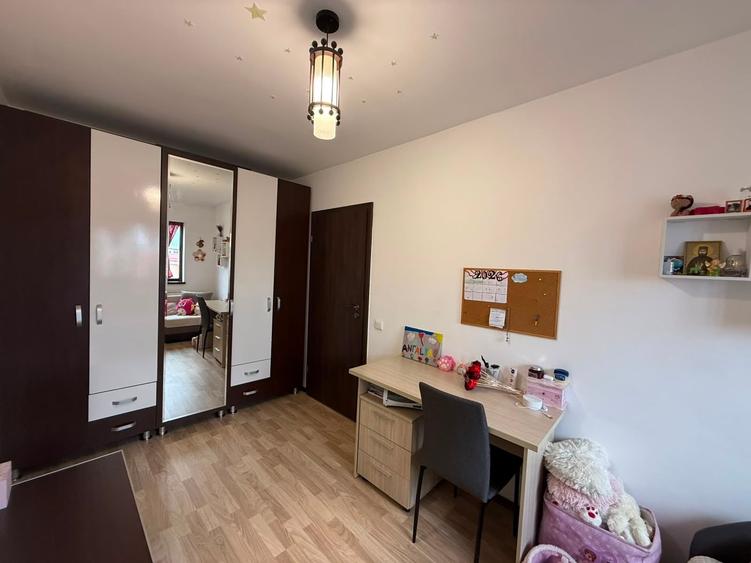 Apartament cu 3 camere decomandat în Gojdu