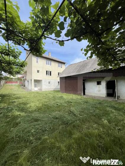 Casa pe 3 nivele si 13 arii teren - 10
