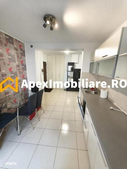 Apartament cu 3 camere semidecomandat în Costin Georgian