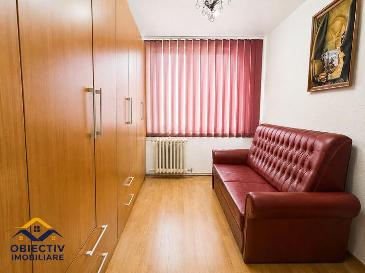 Apartament cu 4 camere semidecomandat în Dărmănești