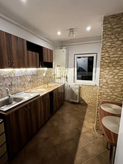 Apartament cu 2 camere semidecomandat, mobilat în Gară