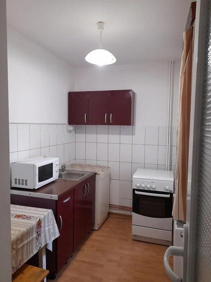 Garsonieră decomandată în Central