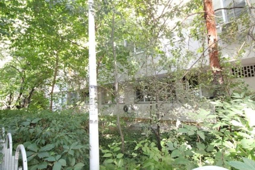 Apartament cu 2 camere semidecomandat, mobilat în Titan