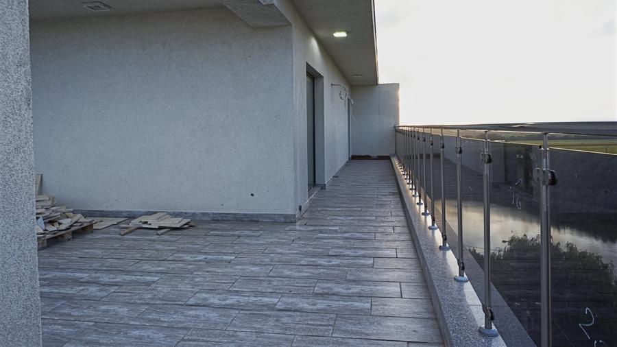 Penthouse cu 4 camere decomandat în Mamaia-Sat