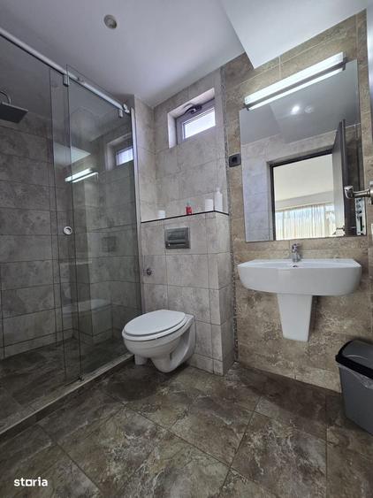 Spațiu comercial, de 210 mp, în Central