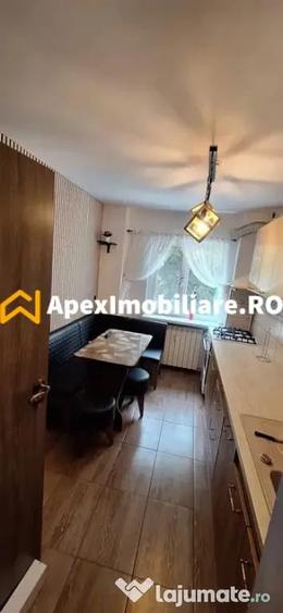 Apartament cu 3 camere decomandat, mobilat în Colentina