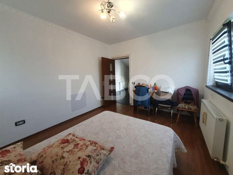 Casă cu 4 camere cu Piscina în Central