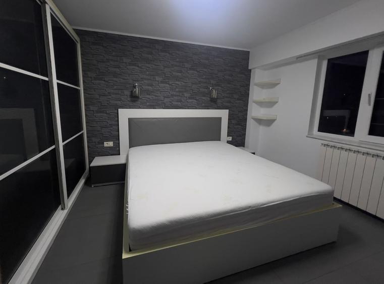 Apartament cu 2 camere, mobilat în Boema