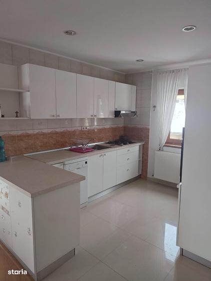 Apartament cu 3 camere în Călimănești