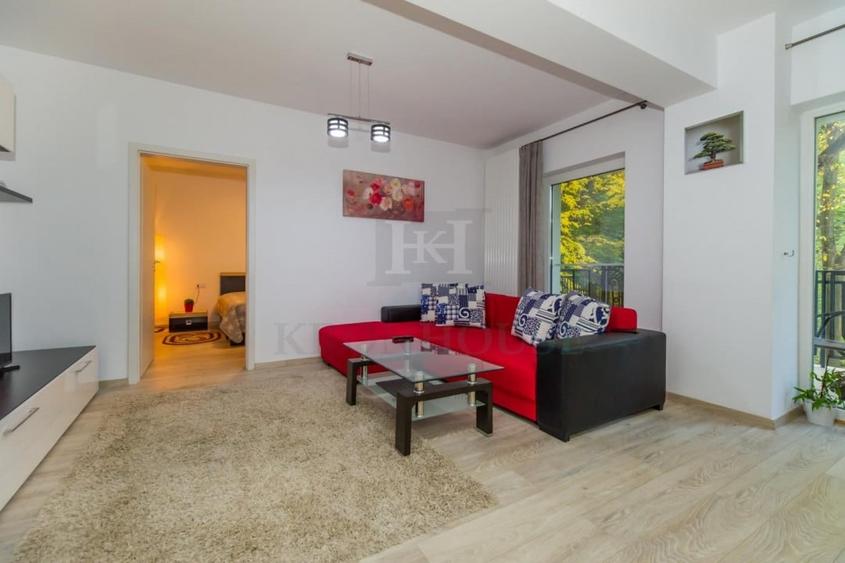 Apartament cu 2 camere semidecomandat, mobilat în Central