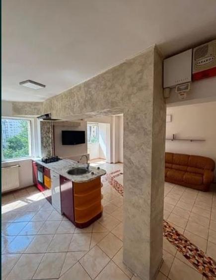Apartament cu 3 camere decomandat, mobilat în Iancului