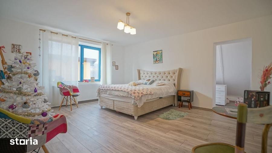 Casă cu 5 camere cu Teren 700 Mp în Codlea