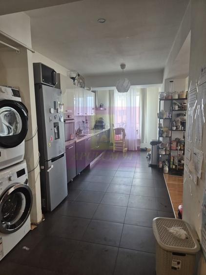 Apartament cu 3 camere decomandat în Dudești