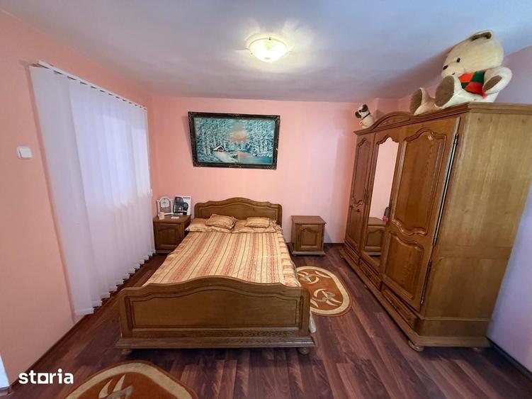 Casă cu 6 camere cu Teren 6300 Mp în Provița de Jos